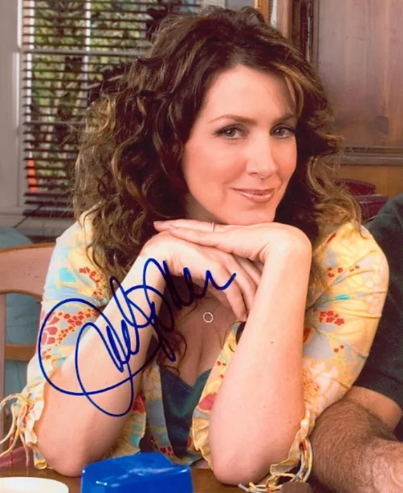Joely Fisher autograph