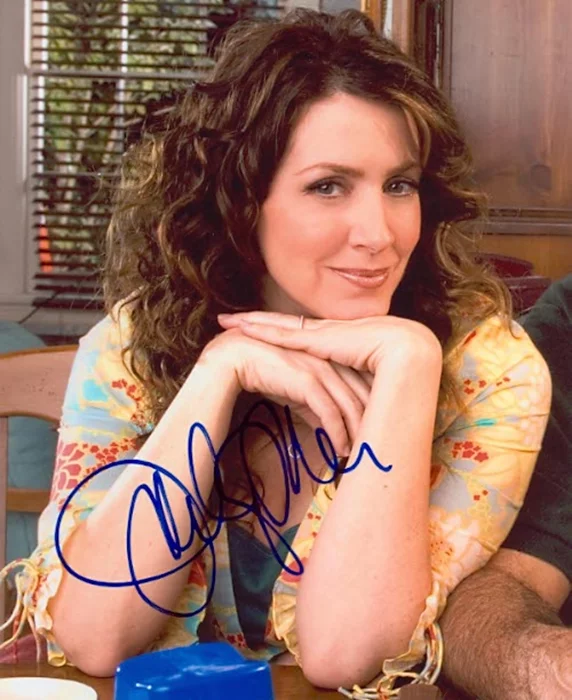 Joely Fisher autograph