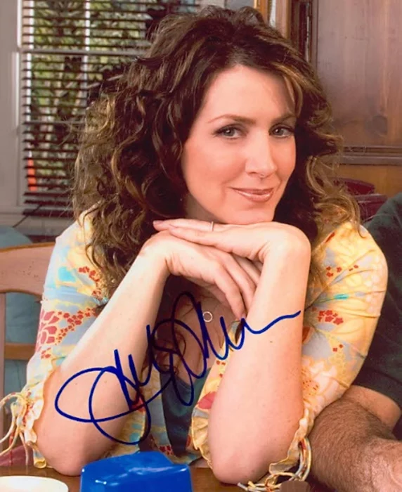 Joely Fisher autograph