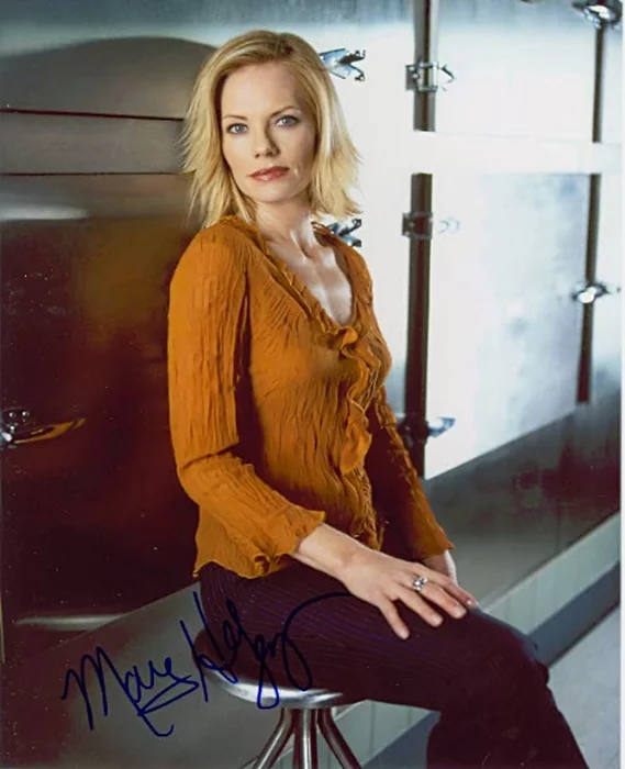 Marg Helgenberger autograph