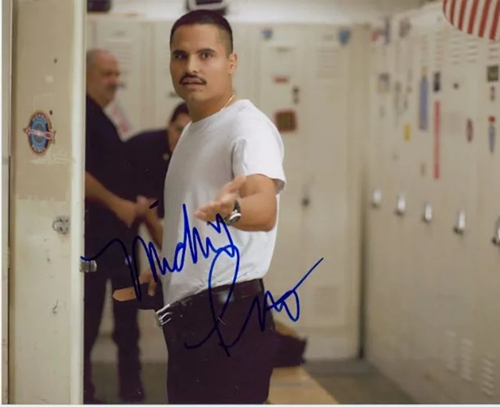 Michael Pena autograph