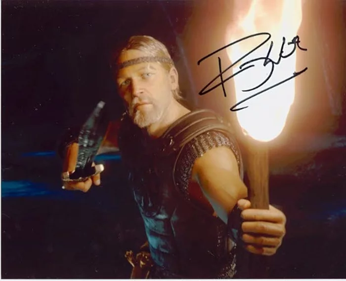 Ray Winstone autograph