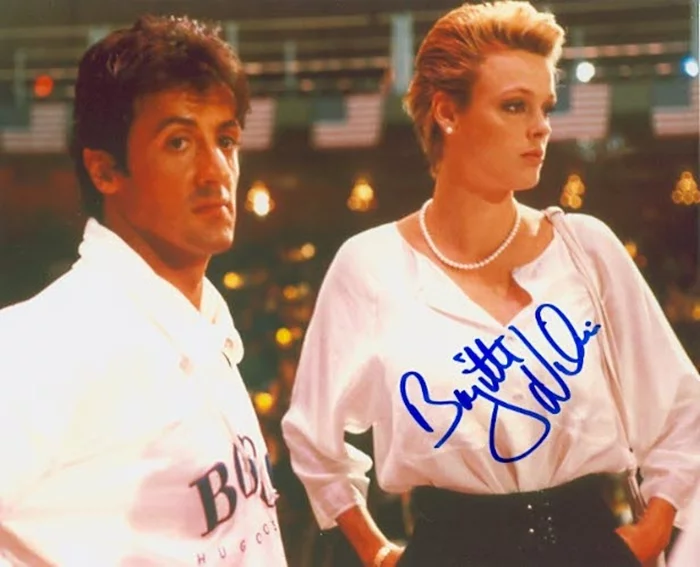 Brigitte Nielsen autograph