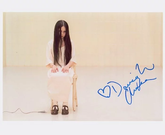 Daveigh Chase autograph