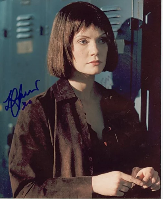 Laura Harris autograph