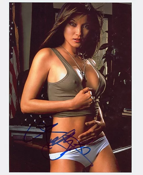 Kelly Hu autograph