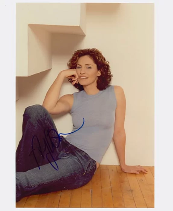 Amy Brenneman autograph