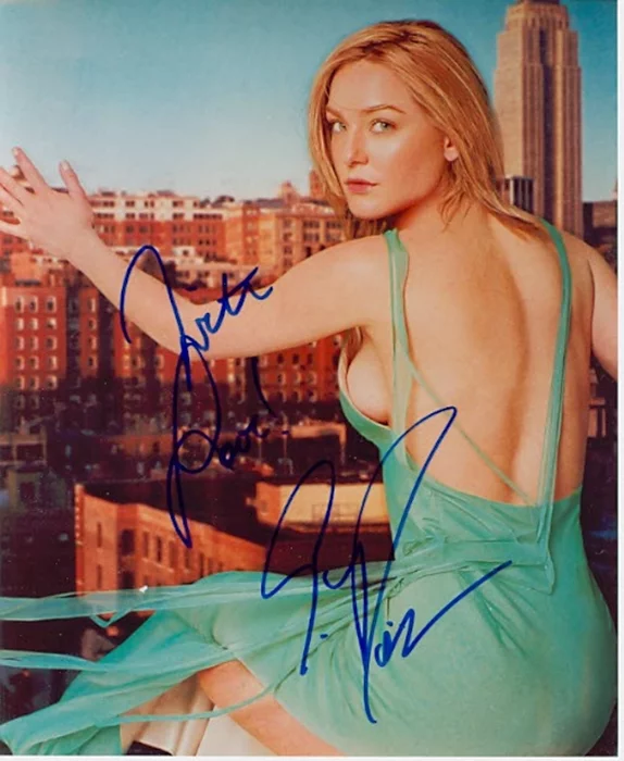 Elisabeth Rohm autograph