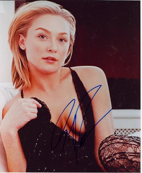 Elisabeth Rohm autograph