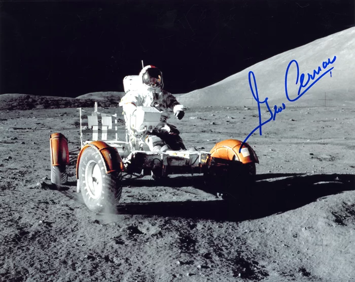 Gene Cernan autograph