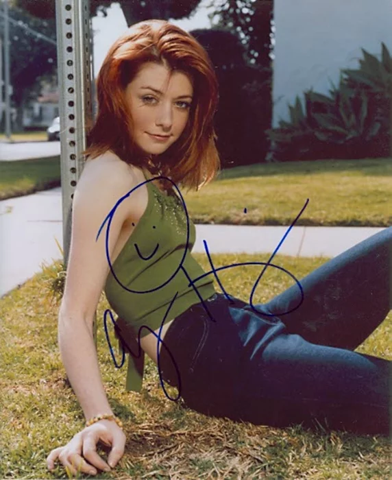 Alyson Hannigan autograph