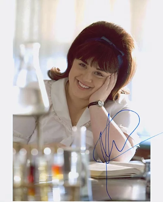Nikki Blonsky autograph