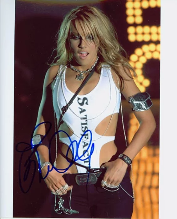 Katie Cassidy autograph