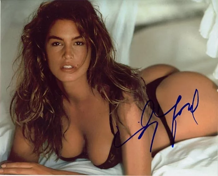 Cindy Crawford autograph