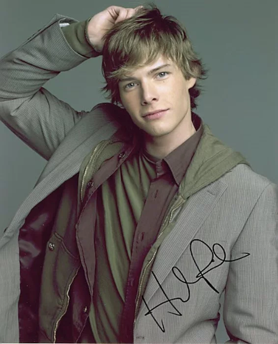 Hunter Parrish autograph