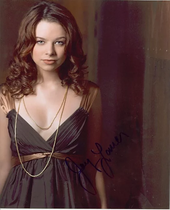 Joy Lauren autograph