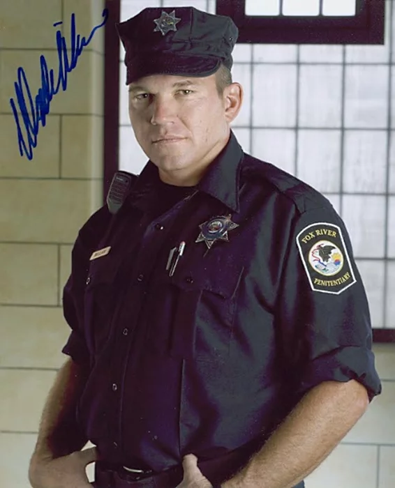 Wade Williams autograph