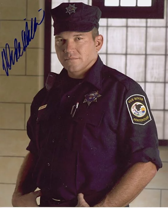 Wade Williams autograph