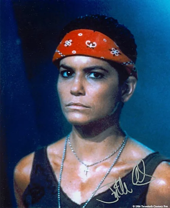 Jenette Goldstein autograph