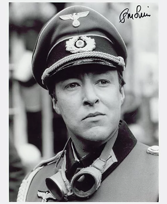 Guy Siner autograph