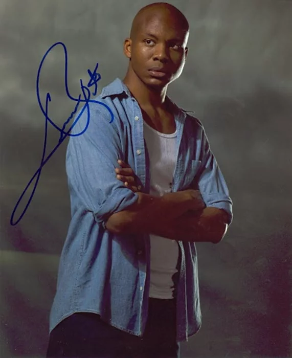 Leonard Roberts autograph