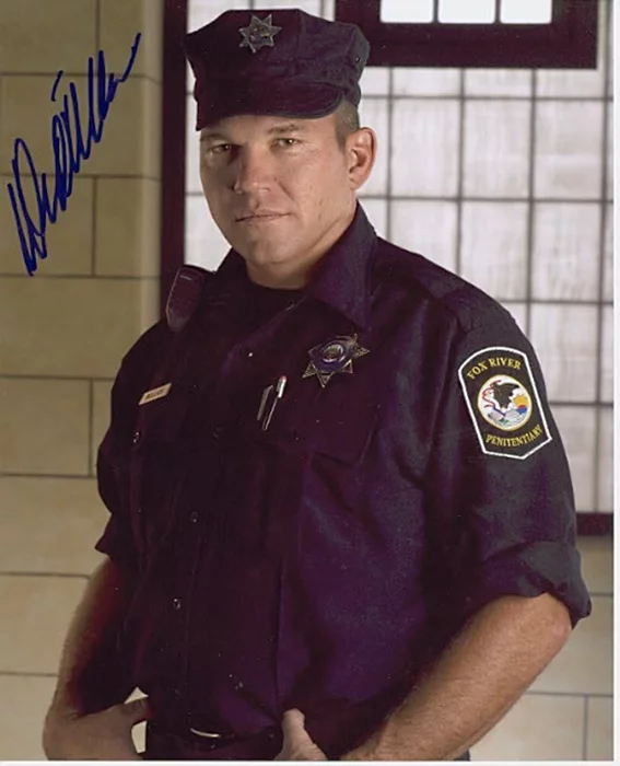 Wade Williams autograph