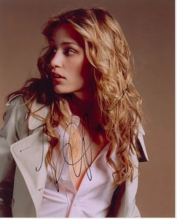 Piper Perabo autograph