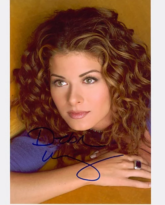 Debra Messing autograph