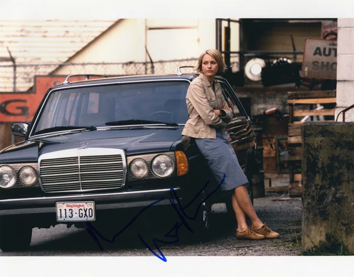 Naomi Watts autograph