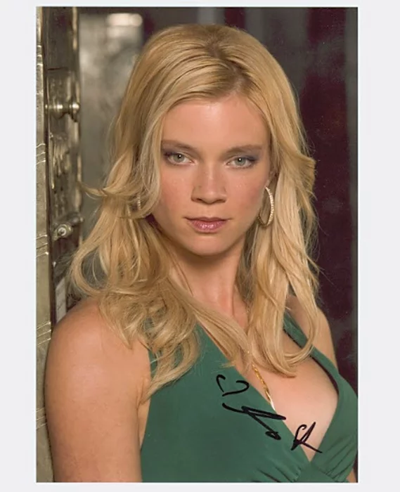 Amy Smart autograph