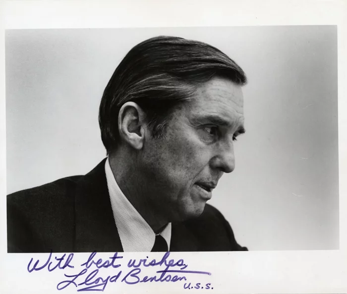 Lloyd Bentsen autograph