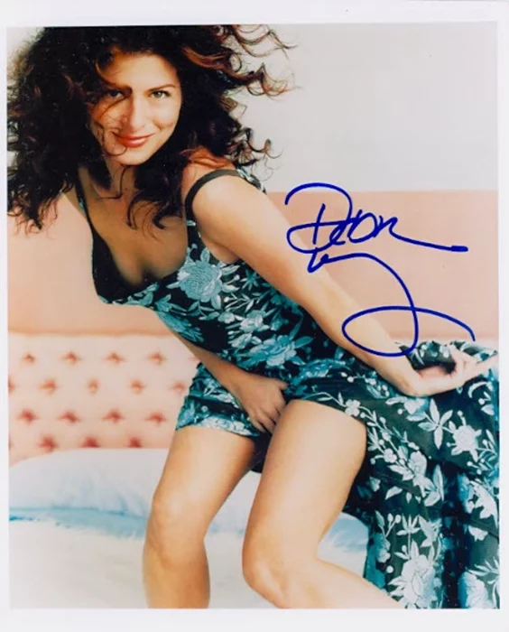 Debra Messing autograph