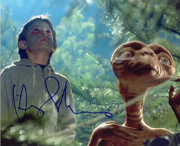 Henry Thomas autograph