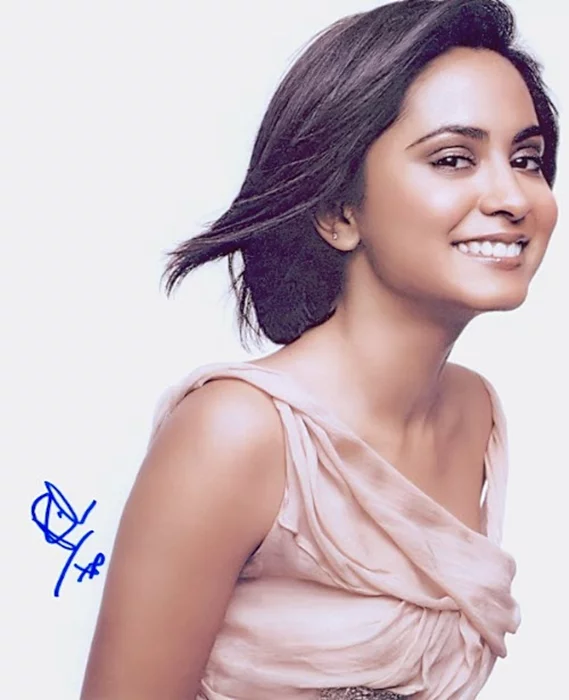 Parminder Nagra autograph