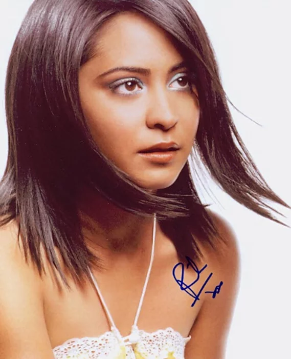 Parminder Nagra autograph