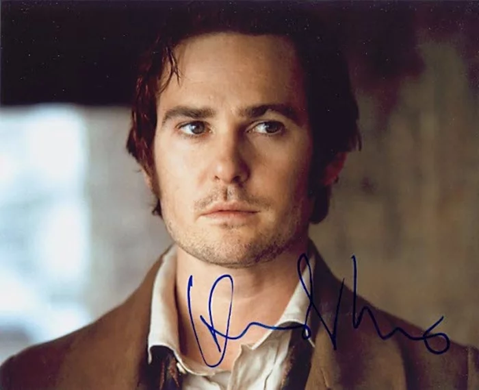 Henry Thomas autograph
