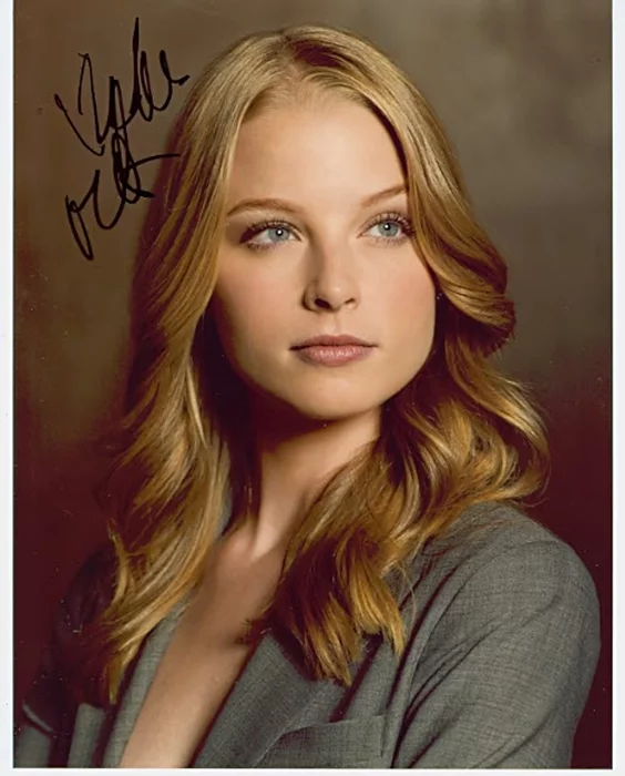 Rachel Nichols autograph