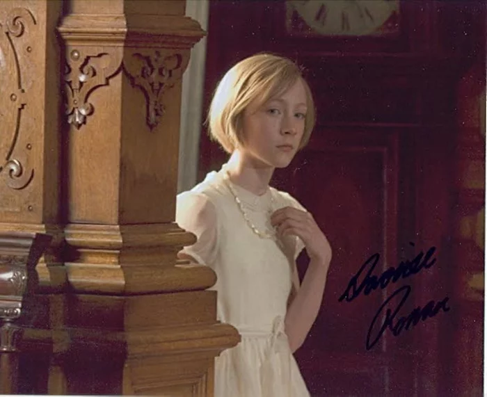 Saoirse Ronan autograph