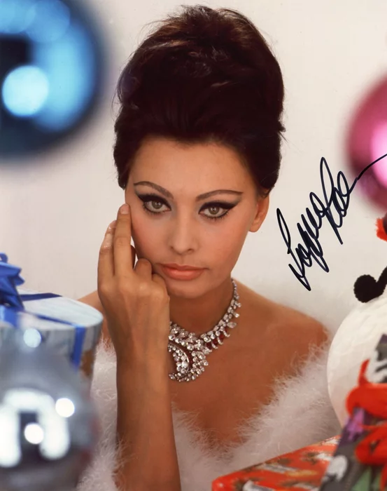Sophia Loren autograph