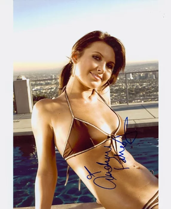 Audrina Patridge autograph
