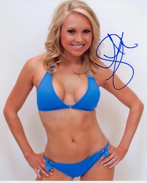Alana Curry autograph