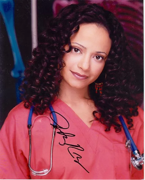 Judy Reyes autograph