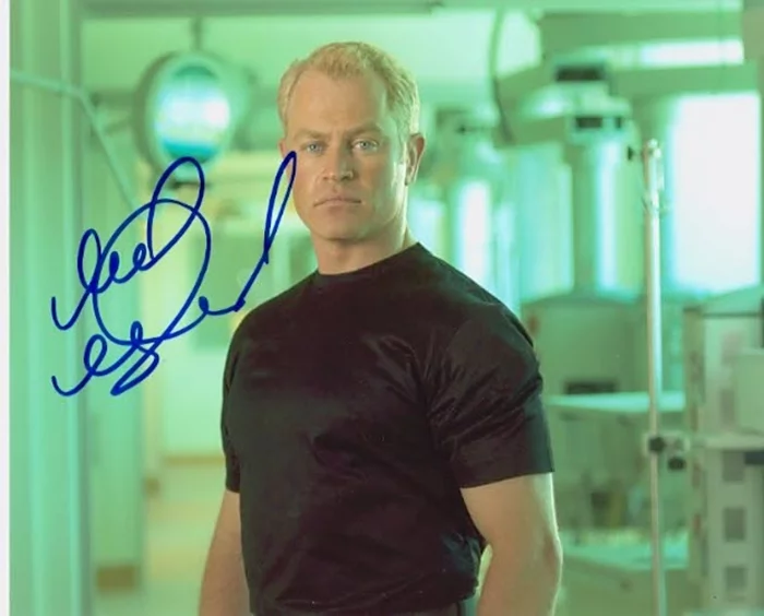 Neal McDonough autograph