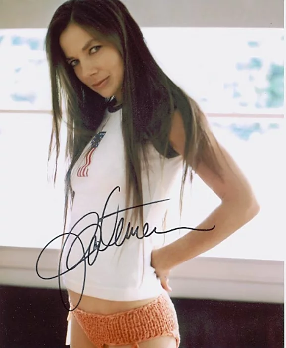 Justine Bateman autograph