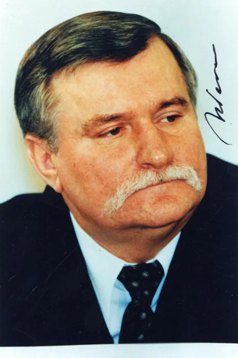 Lech Walesa autograph