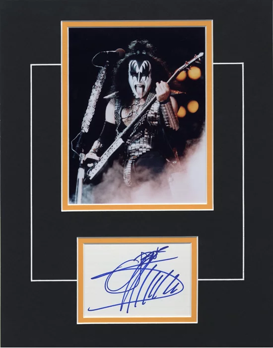 Gene Simmons autograph