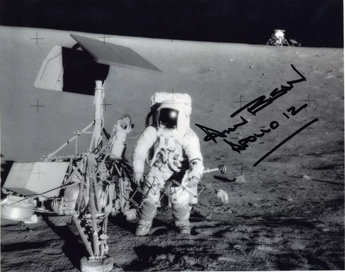 Alan Bean autograph