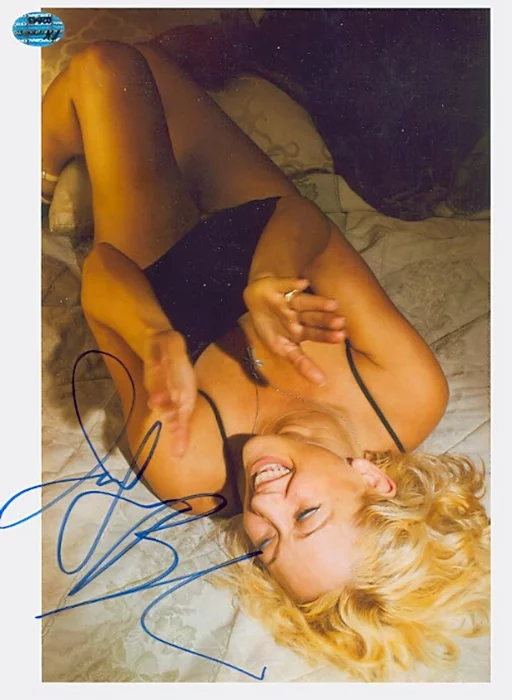 Jennifer Blanc autograph
