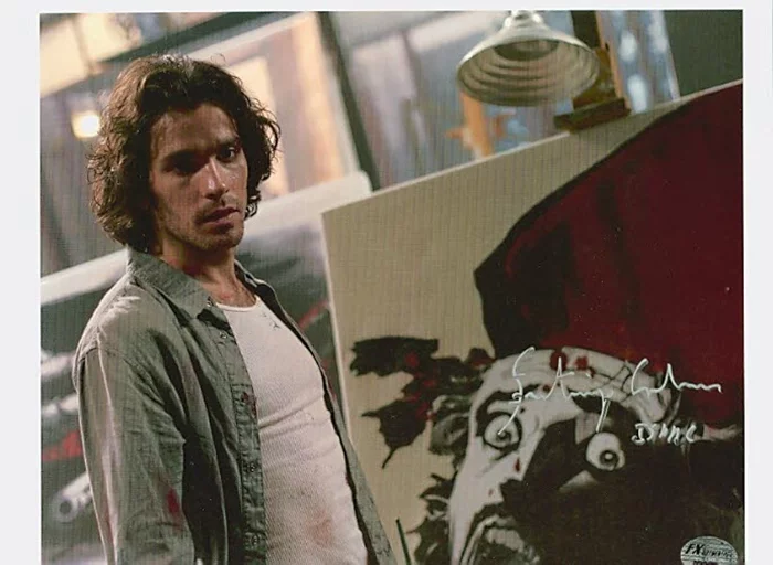 Santiago Cabrera autograph