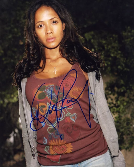Dania Ramirez autograph